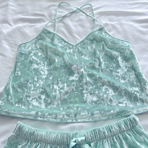 Velvet Night Set - Picture 3 of 5